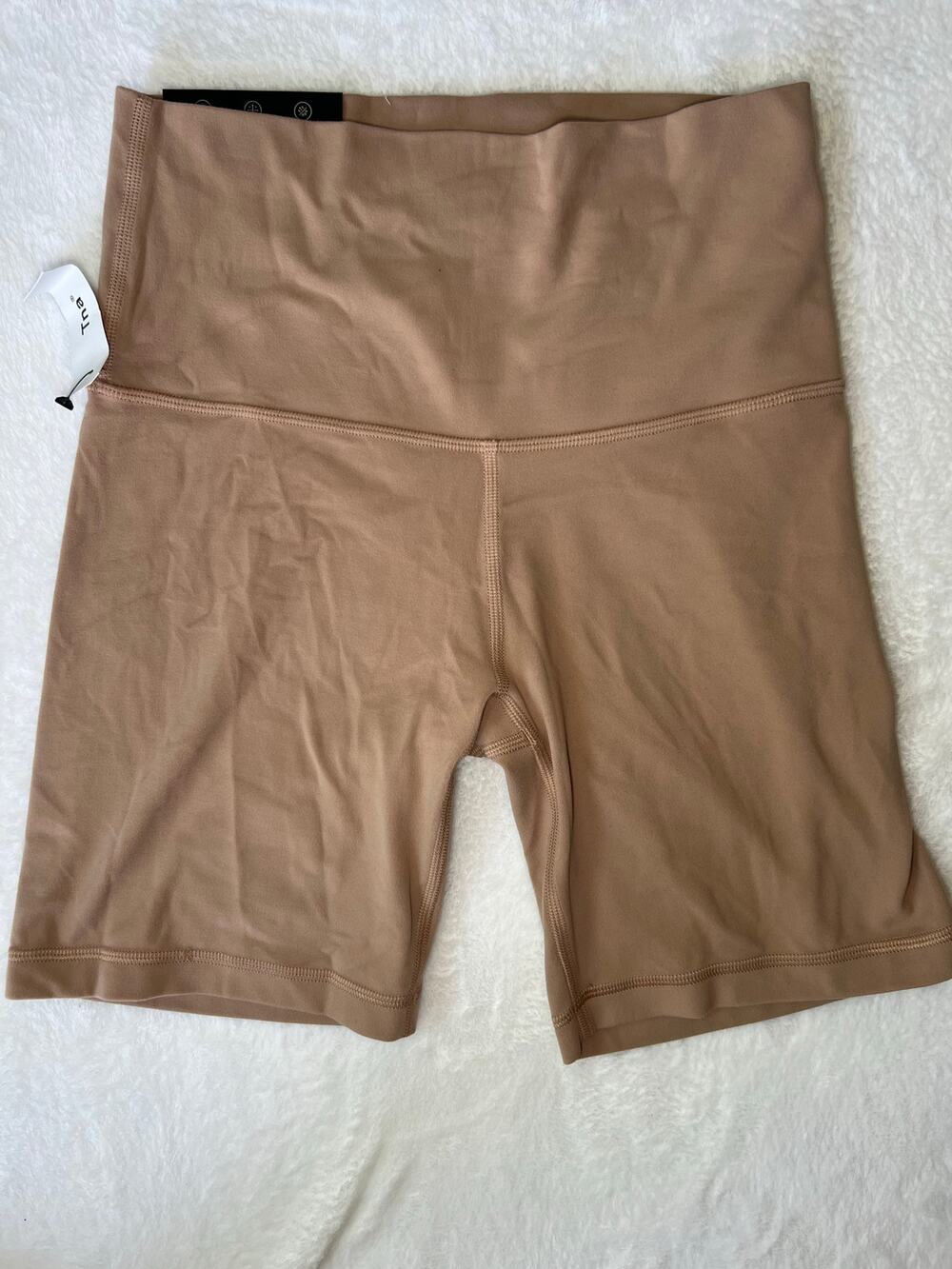 TNA Aritzia Butter Hi Rise 7 Shorts Womens Sz Small Beige Bike Shorts NWT